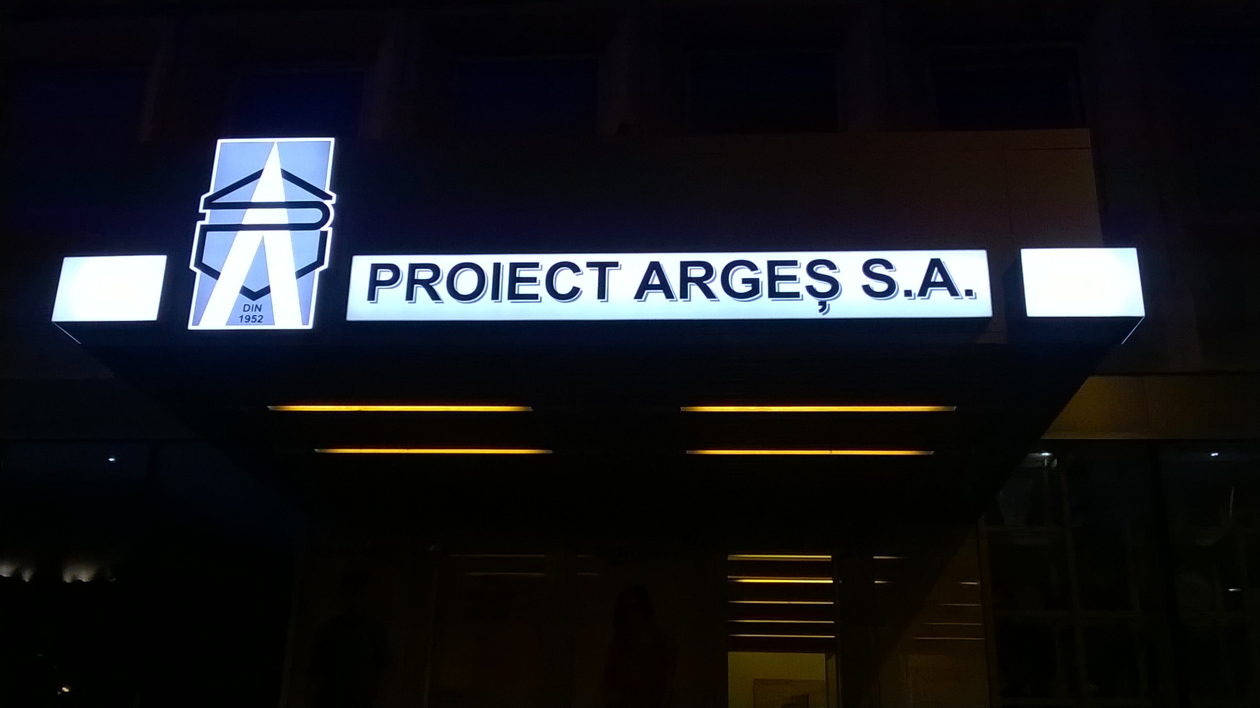 Firma luminoasa Proiect Arges s.a.