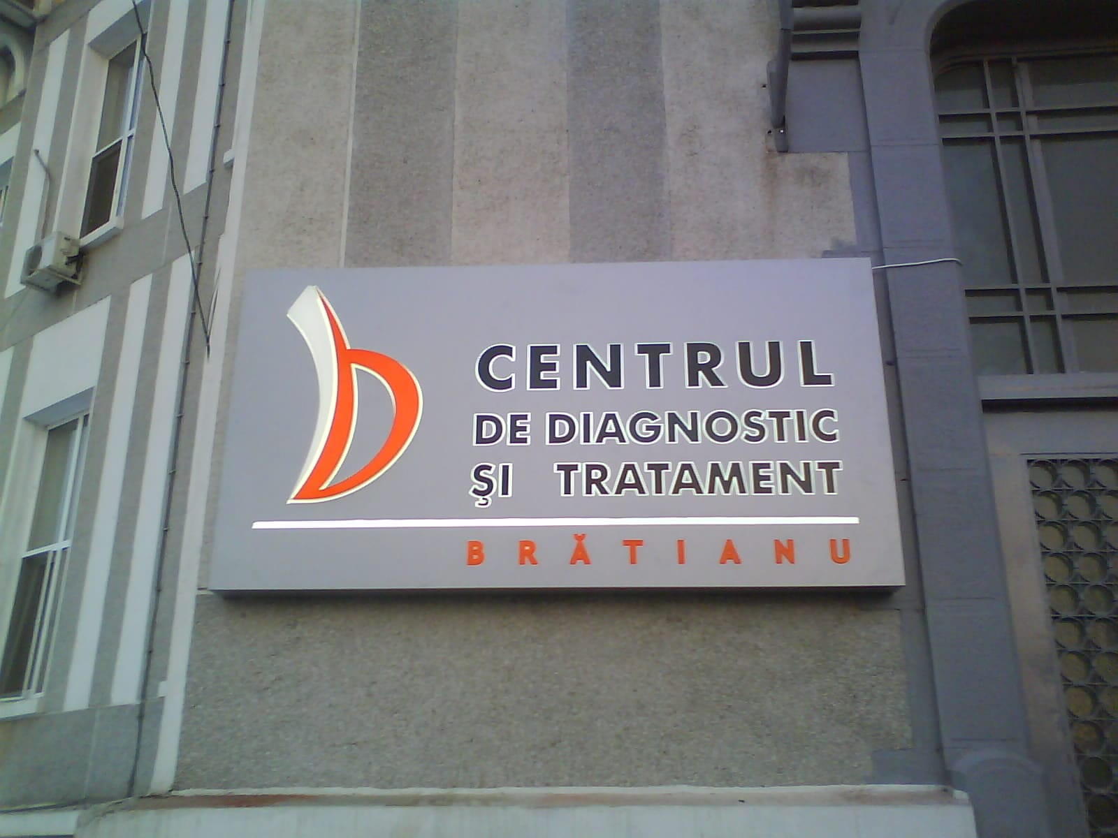 Firma luminoasa (iluminare selectiva) Centrul de Diagnostic si Tratament Bratianu Pitesti